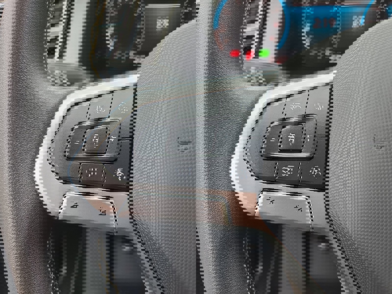 Used 2024 Volkswagen Atlas Cross Sport SE image 21