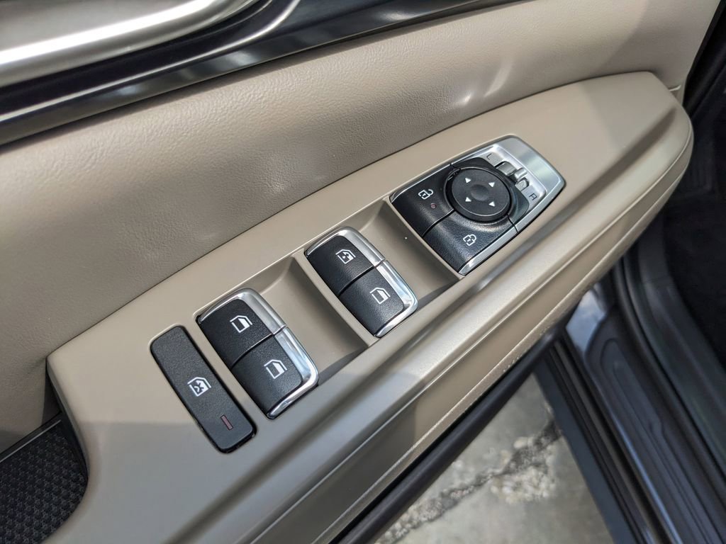 Certified 2026 Kia Carnival LX FWD image 20