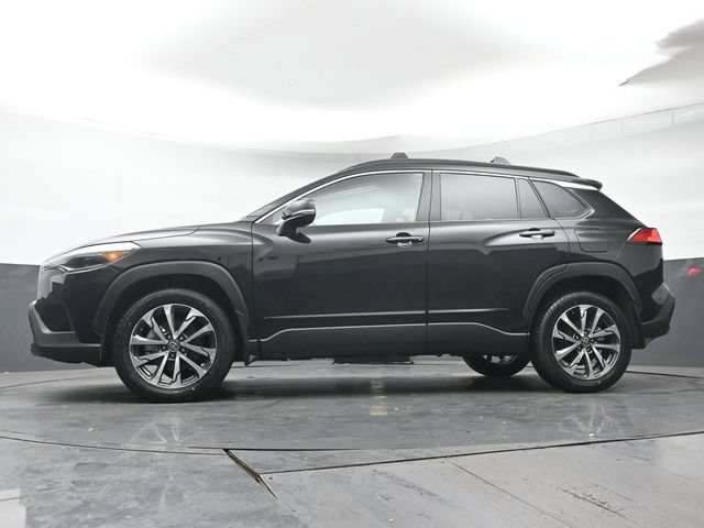 Certified 2022 Toyota Corolla Cross XLE w/ Black Badges Package (TMS) AWD/4WD image 31