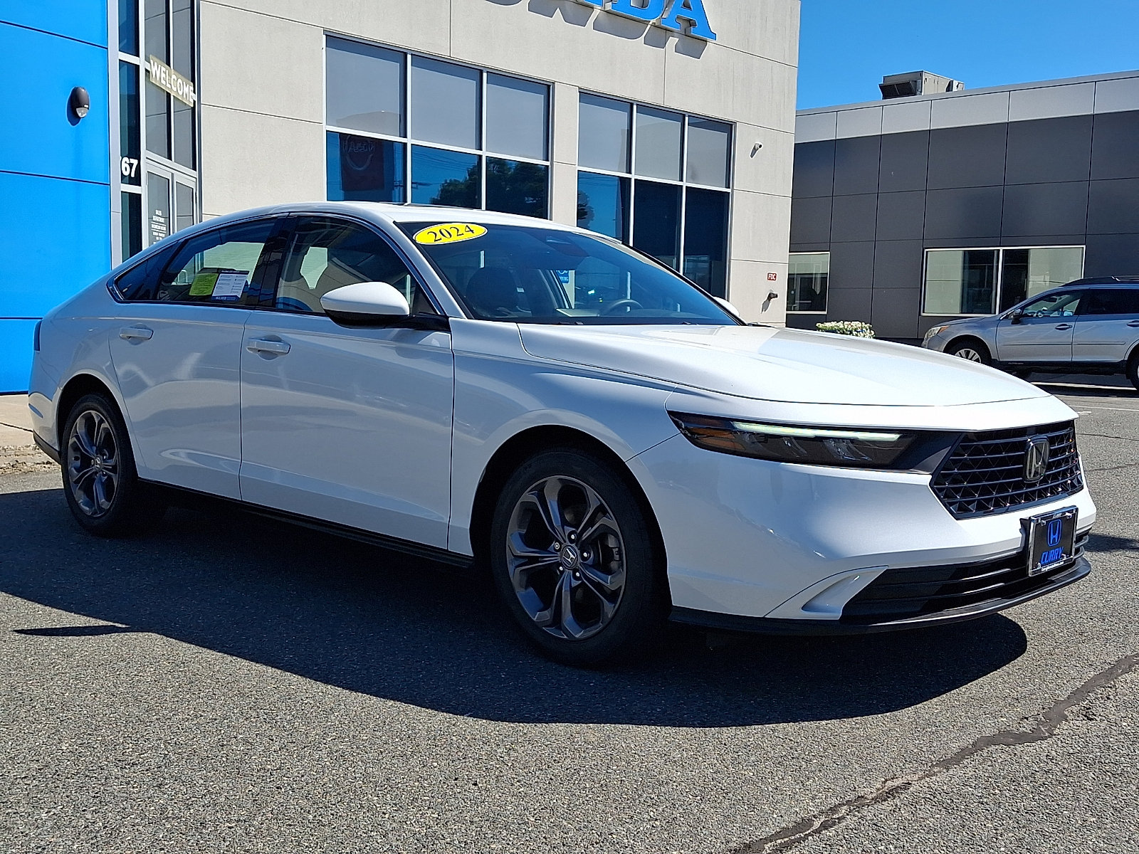 Used 2024 Honda Accord EX image 3