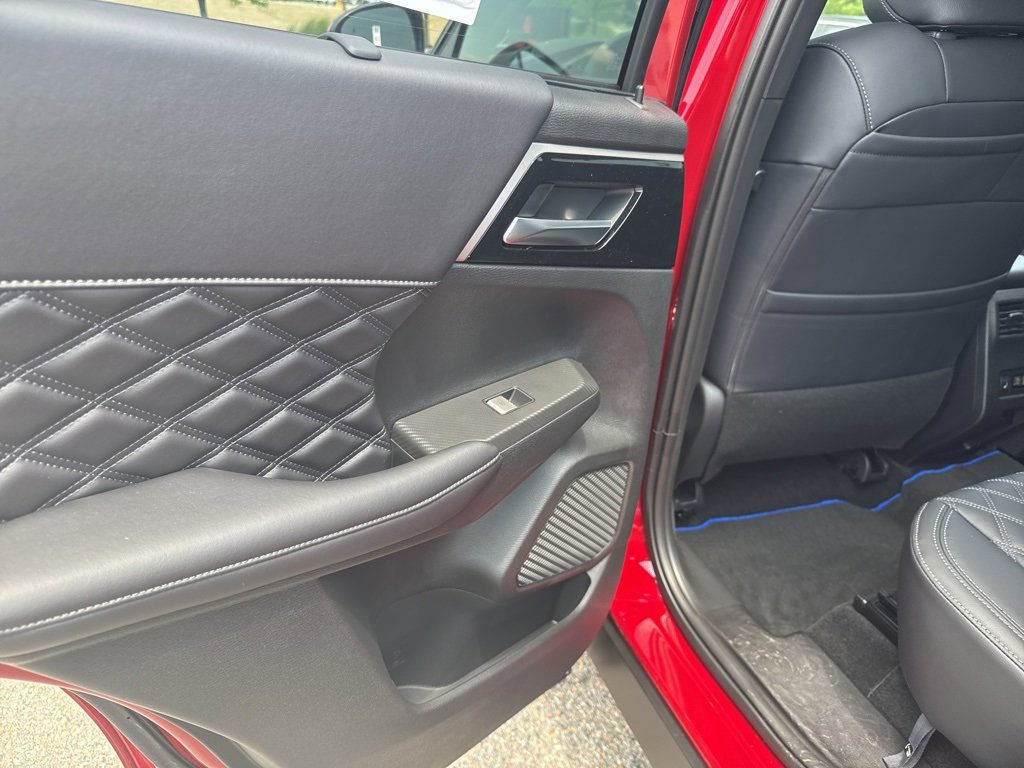 New 2025 Mitsubishi Outlander SEL image 21