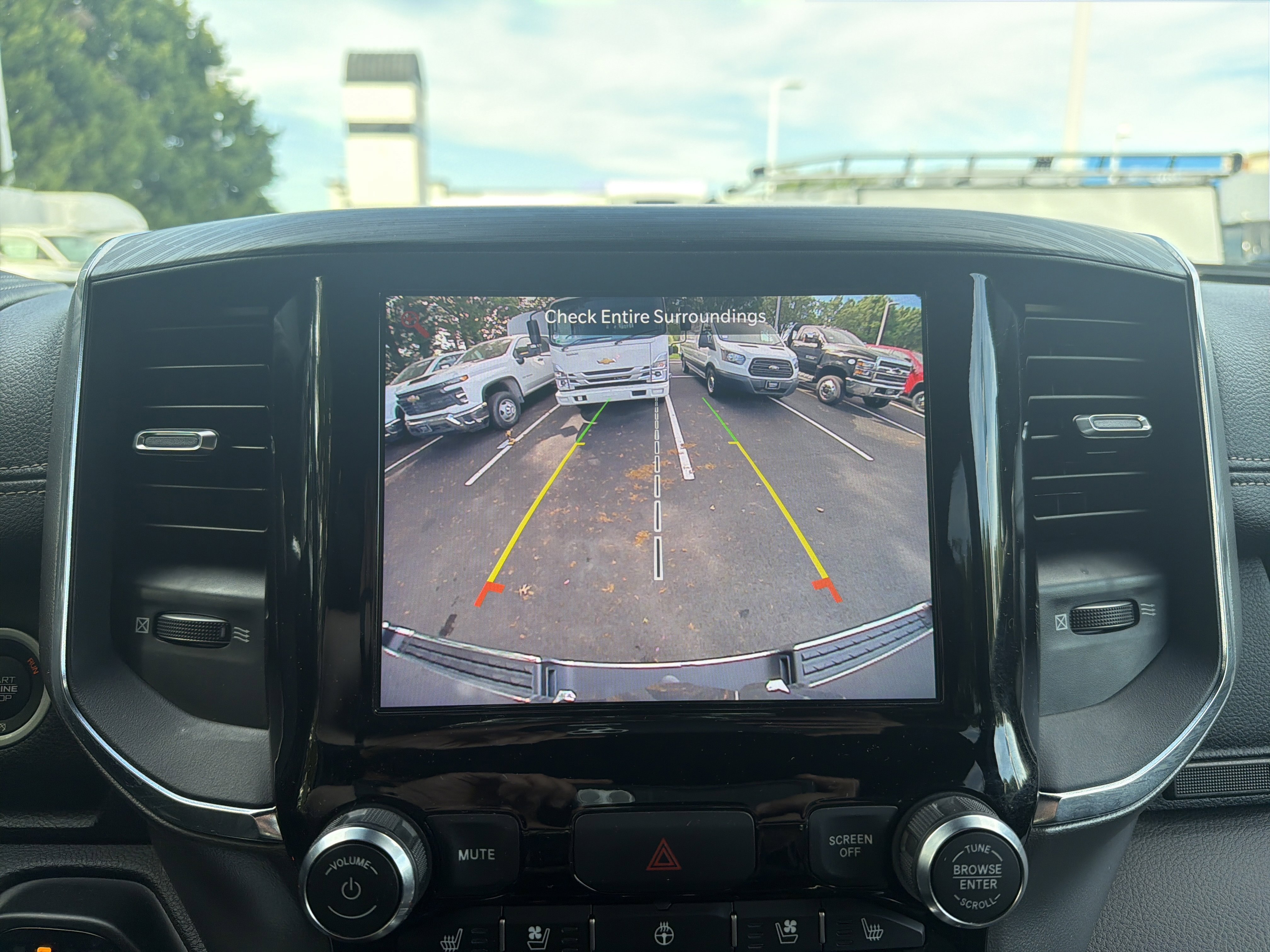 Used 2024 RAM 1500 Laramie image 25