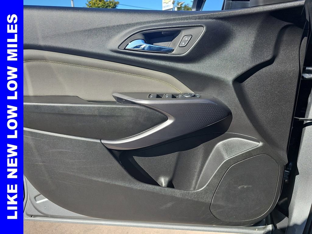 Used 2025 Chevrolet Trax ACTIV w/ Driver Confidence Package image 26