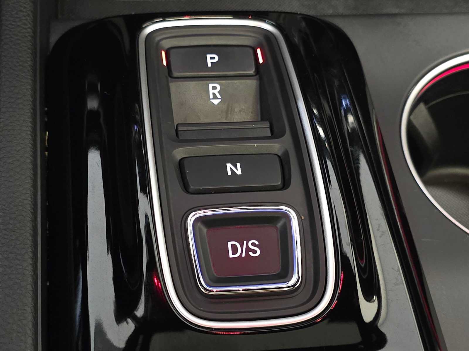 Used 2025 Honda Pilot Black Edition image 17