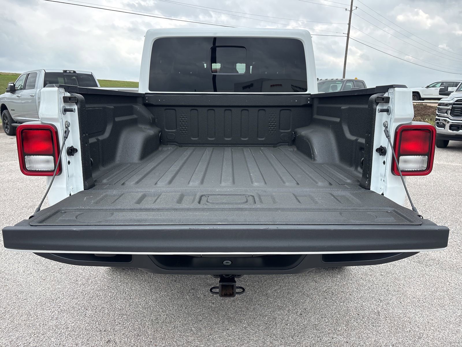 Used 2025 Jeep Gladiator Sport image 31