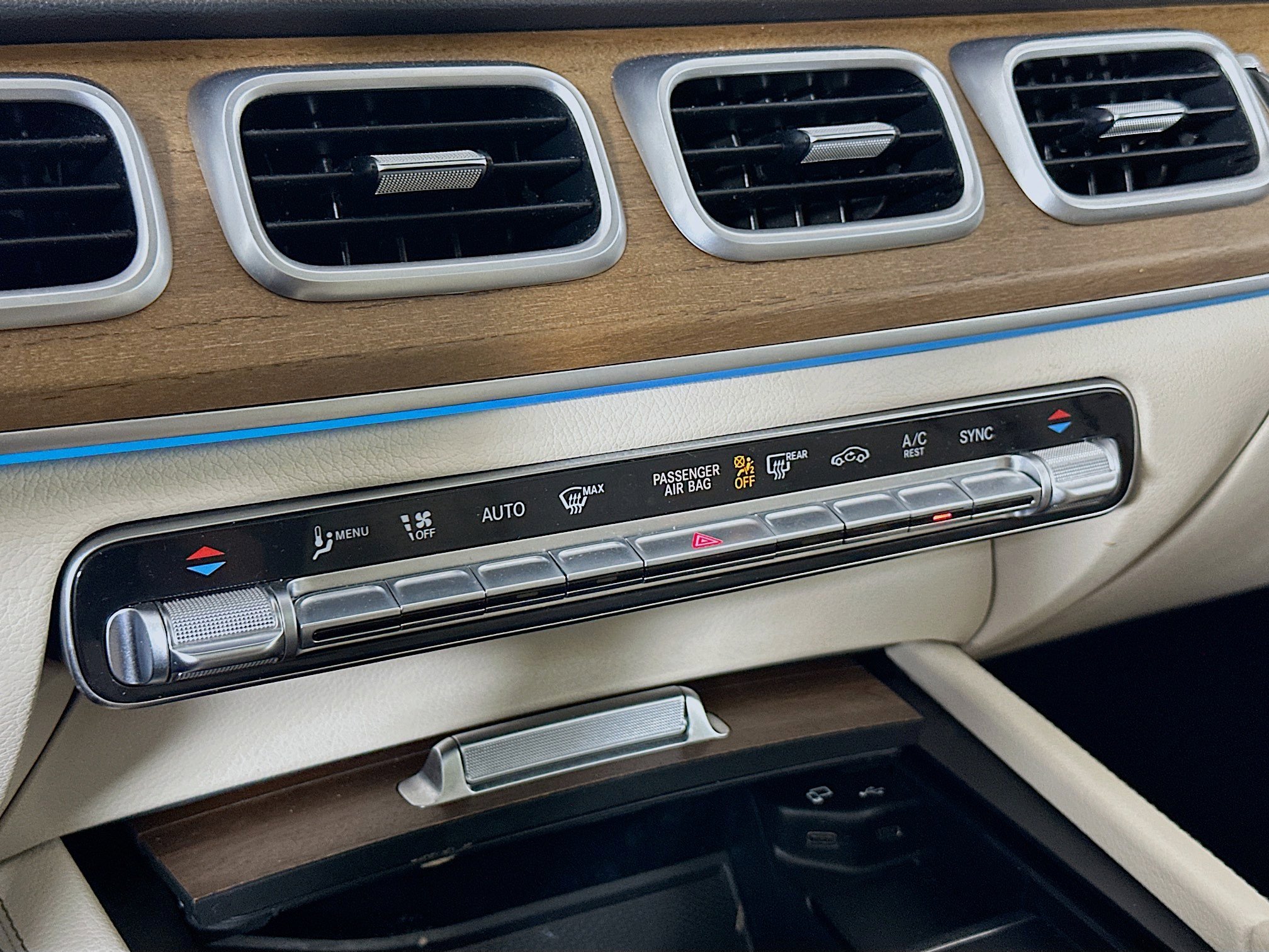 Used 2022 Mercedes-Benz GLE 350 w/ AMG Line Exterior image 23