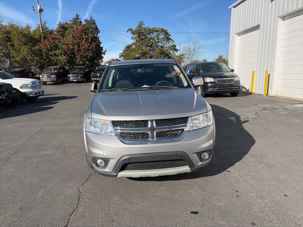 Used 2019 Dodge Journey SE image 2