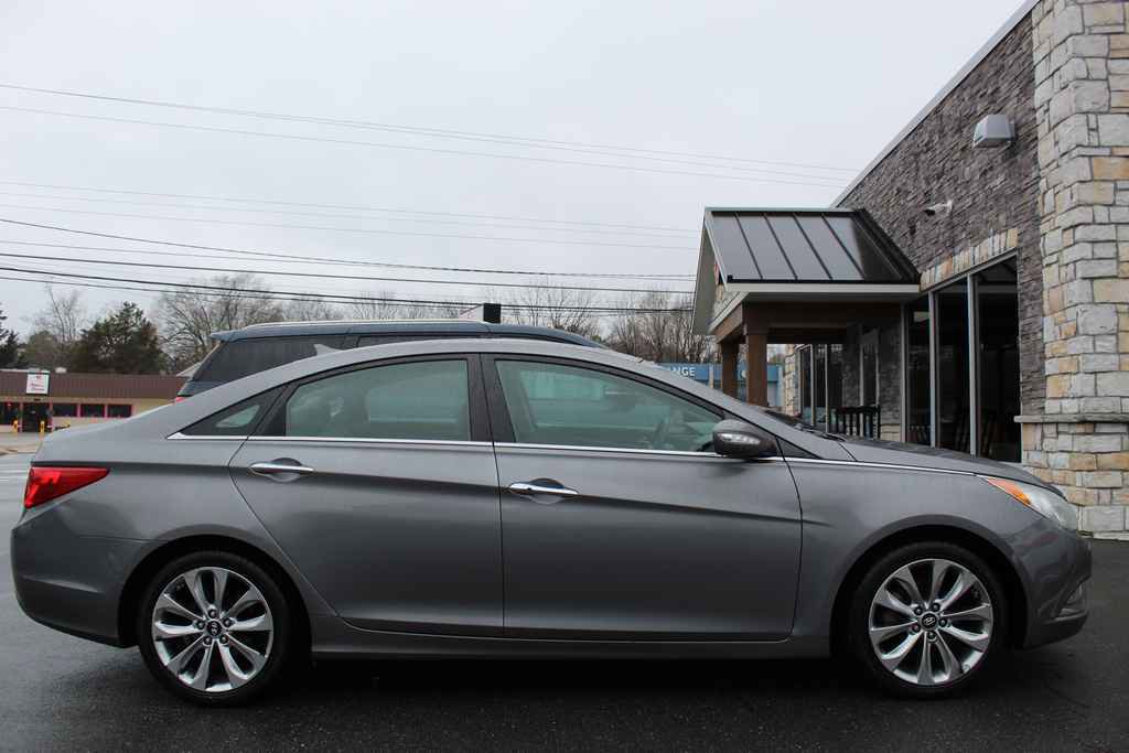 Used 2011 Hyundai Sonata Limited image 4