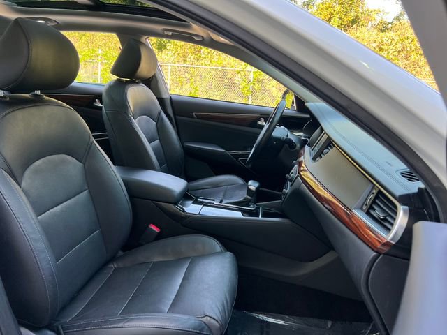 Used 2017 Kia Cadenza Premium w/ Luxury Package image 36