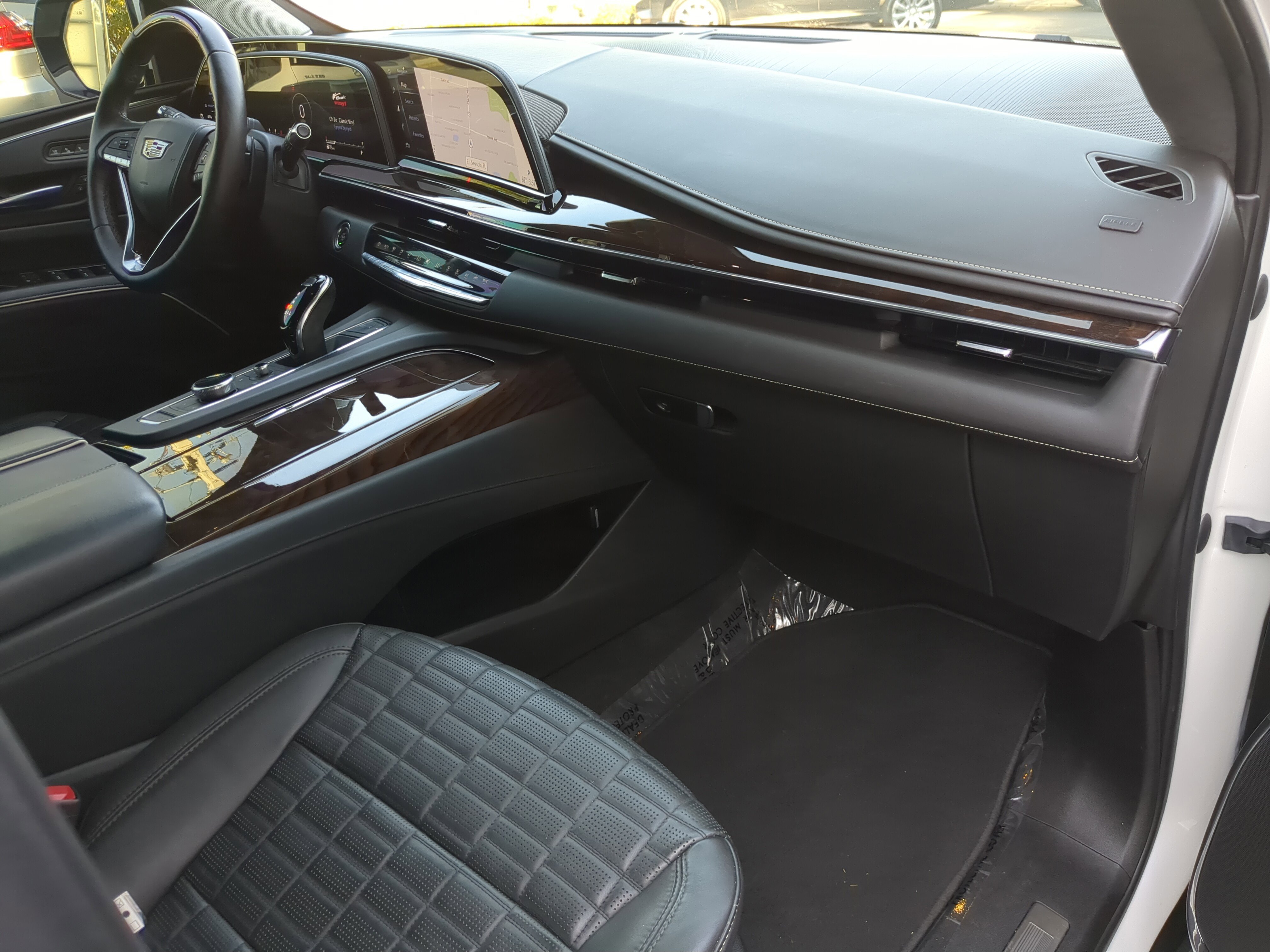 Used 2022 Cadillac Escalade Sport Platinum image 11