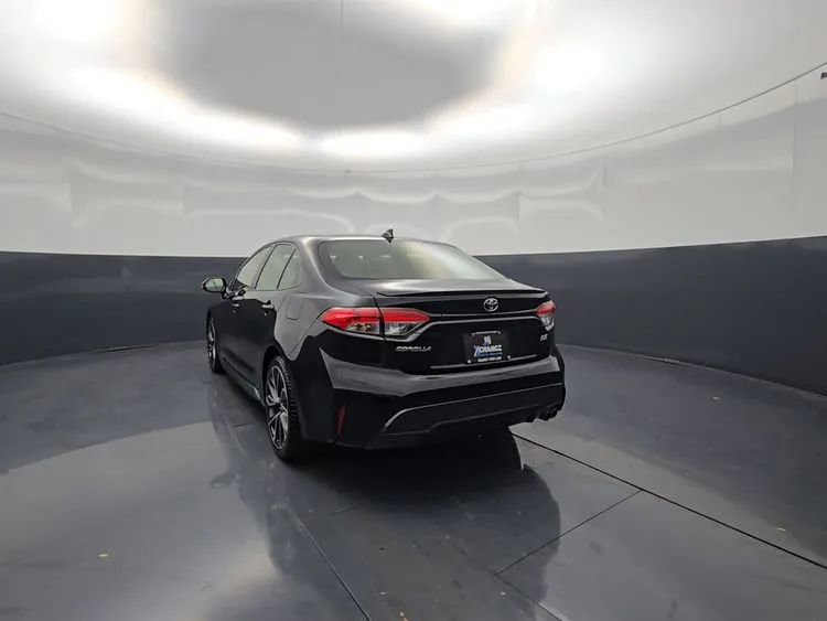 Used 2021 Toyota Corolla SE w/ SE Premium Package FWD image 11