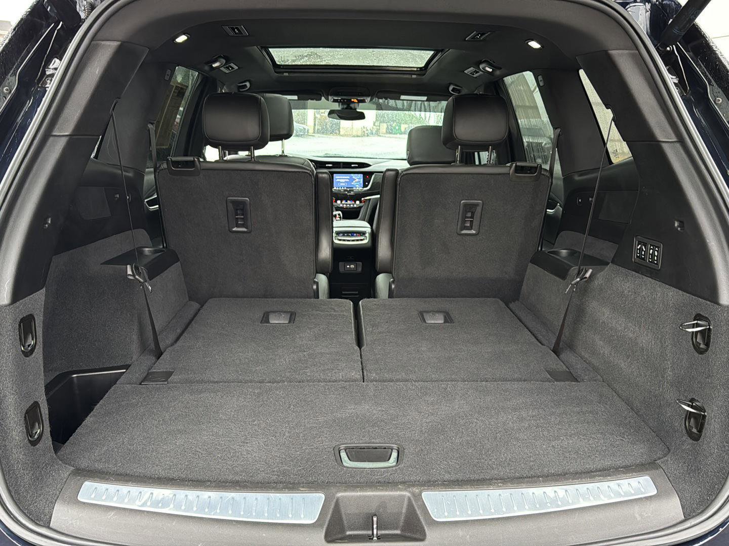 Used 2021 Cadillac XT6 Premium Luxury image 32