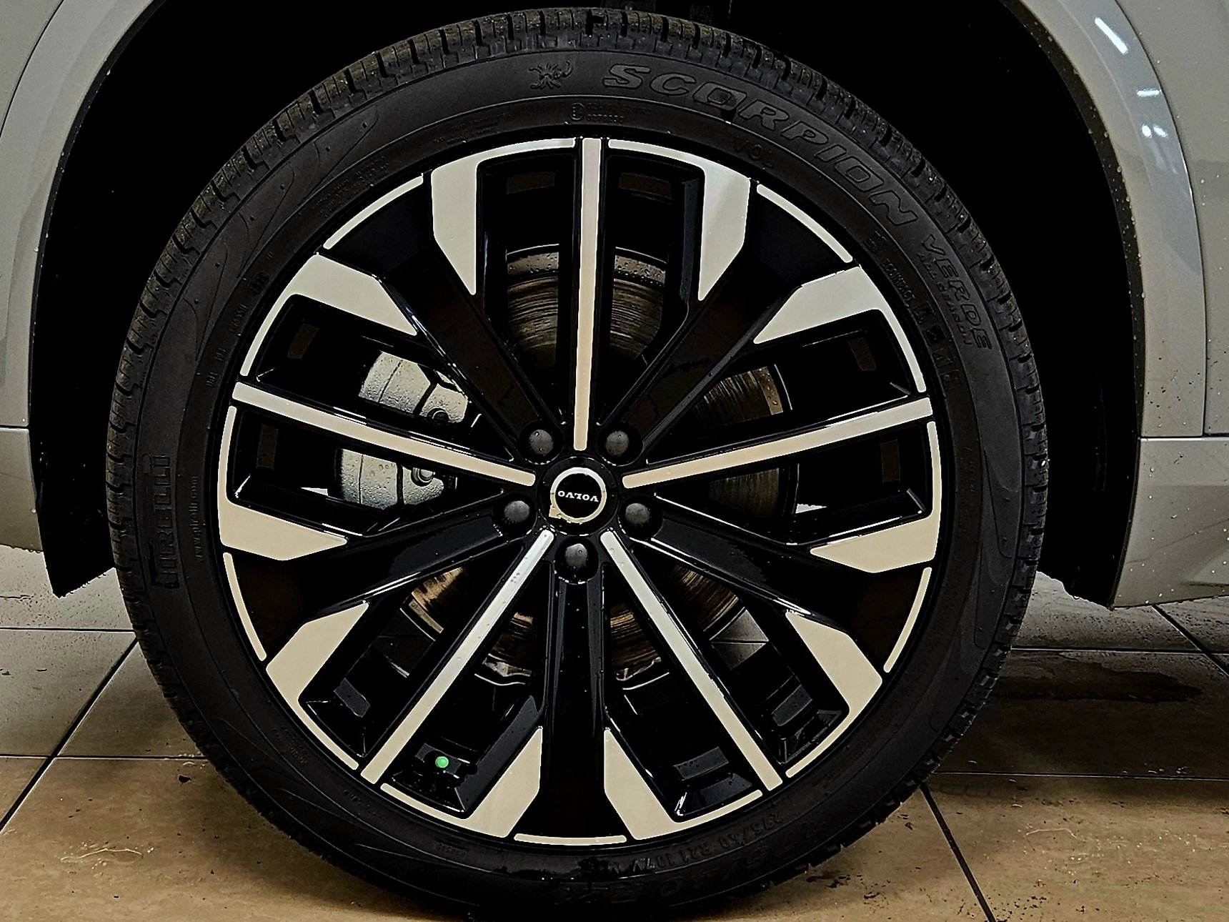 New 2026 Volvo XC90 B6 Plus image 48