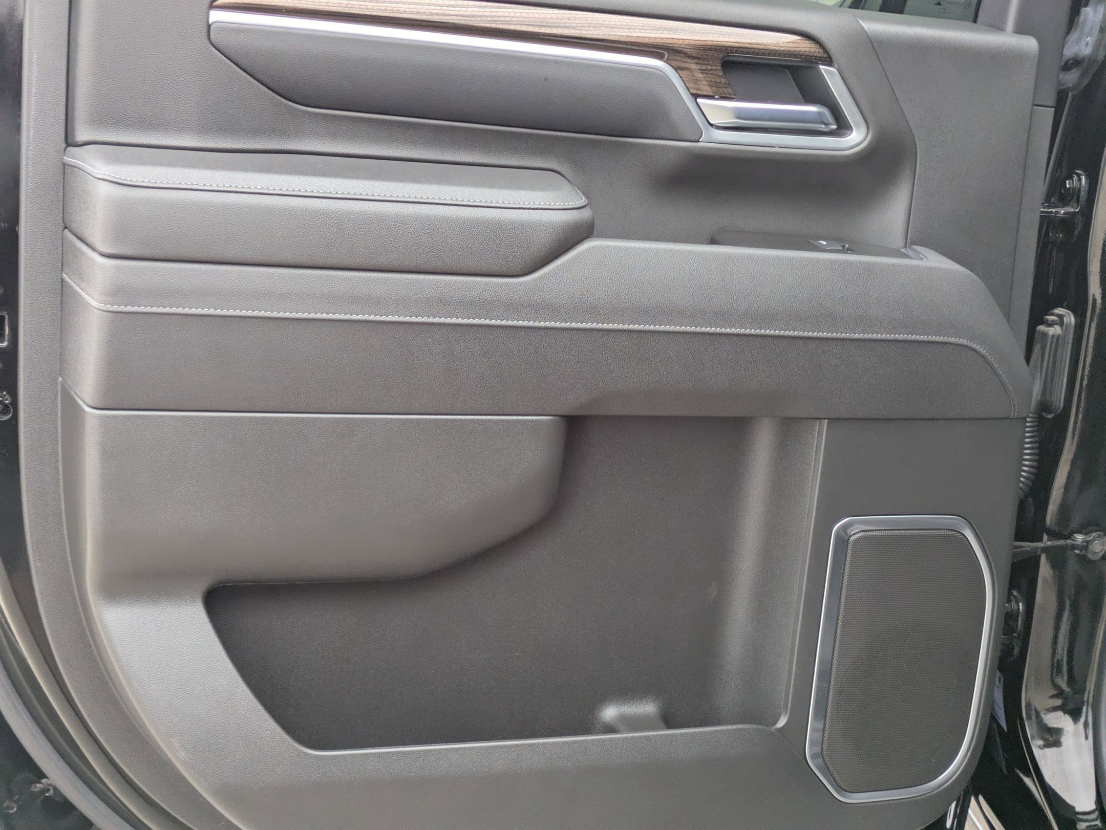 Used 2025 Chevrolet Silverado 2500 LT image 14