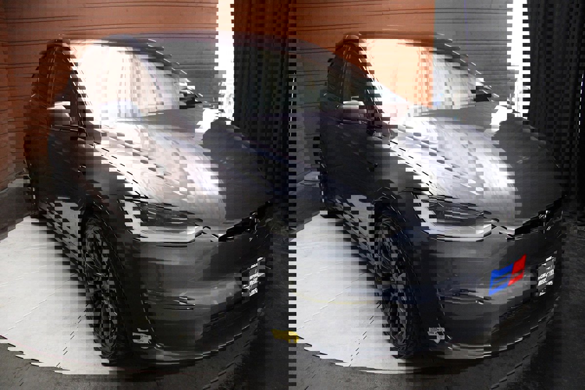 Used 2022 Tesla Model X Plaid image 34