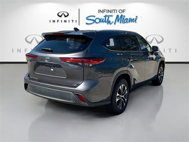 Used 2022 Toyota Highlander XLE image 7