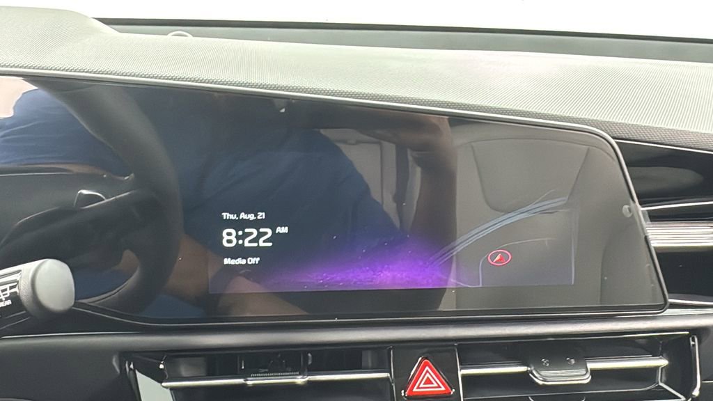 New 2025 Kia Niro EX image 24