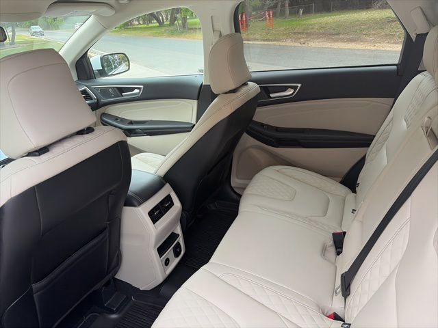 Used 2024 Ford Edge Titanium image 9