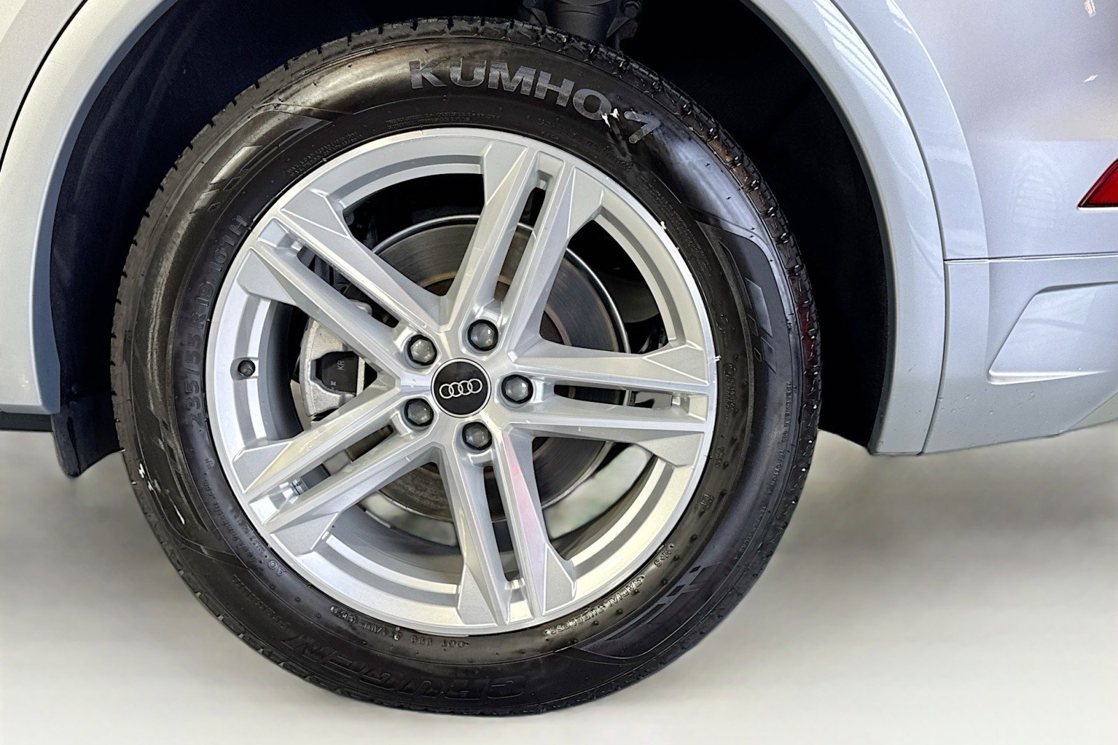 Used 2025 Audi Q5 e Premium Plus w/ Premium Plus Package AWD/4WD image 30