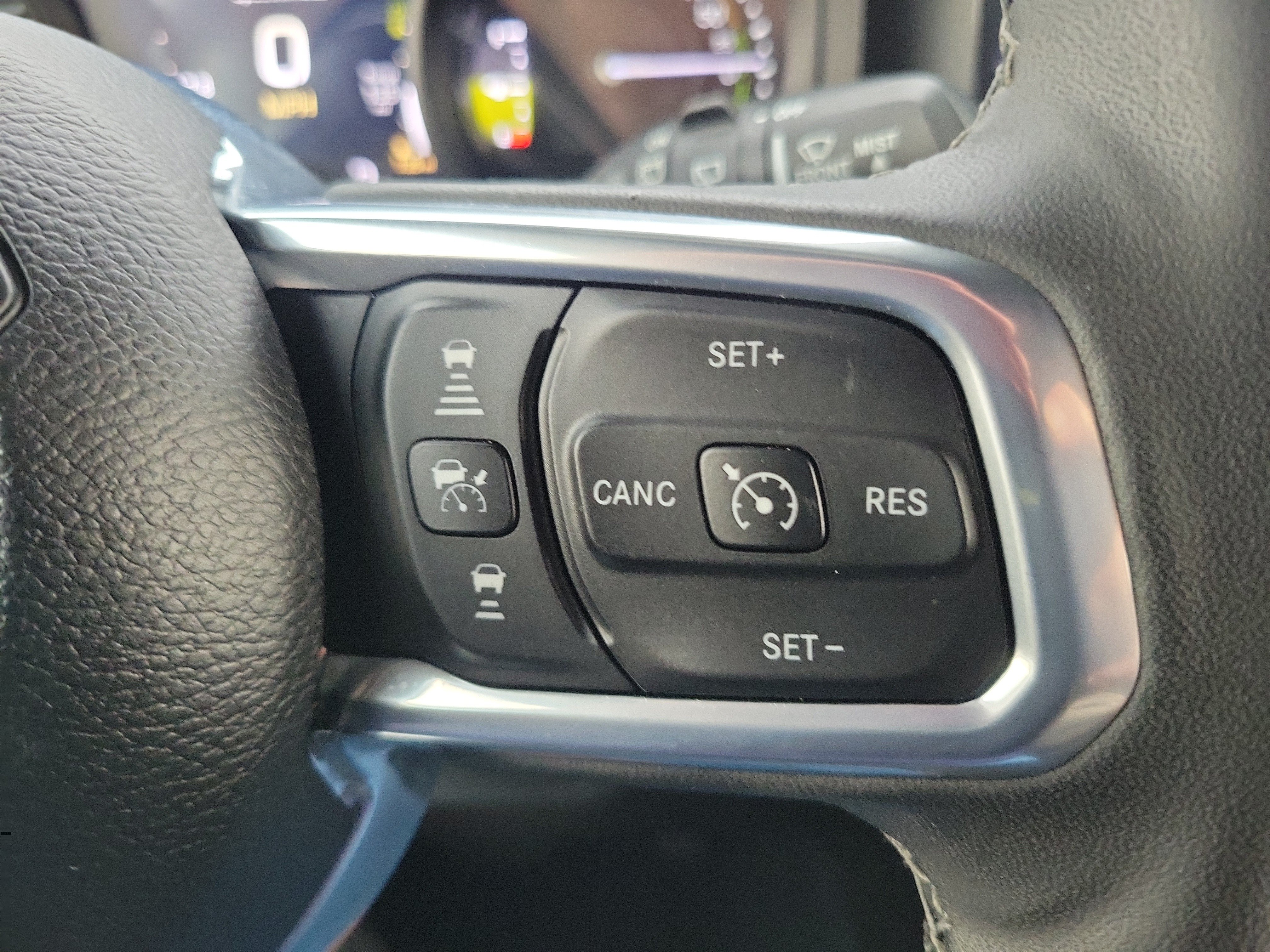 Used 2025 Jeep Wrangler Unlimited Sahara w/ Safety Group AWD/4WD image 17