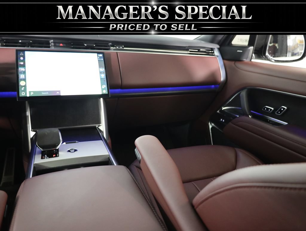 Used 2025 Land Rover Range Rover SE AWD/4WD image 50
