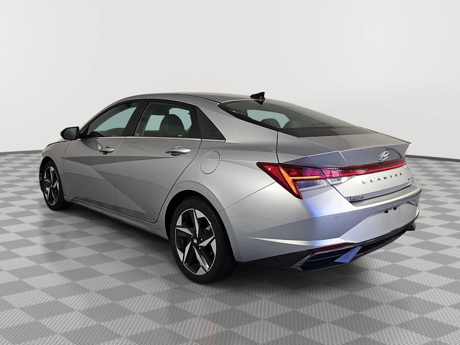 Used 2022 Hyundai Elantra Limited w/ Cargo Package FWD image 6