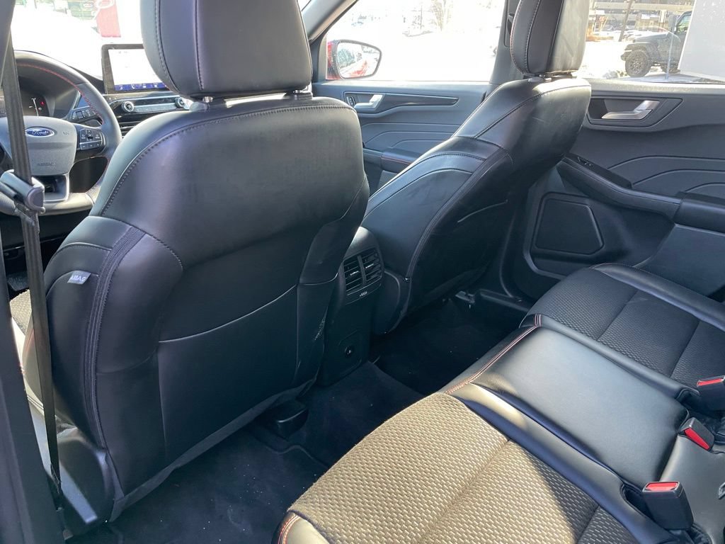 Used 2025 Ford Escape ST-Line Select AWD/4WD image 8