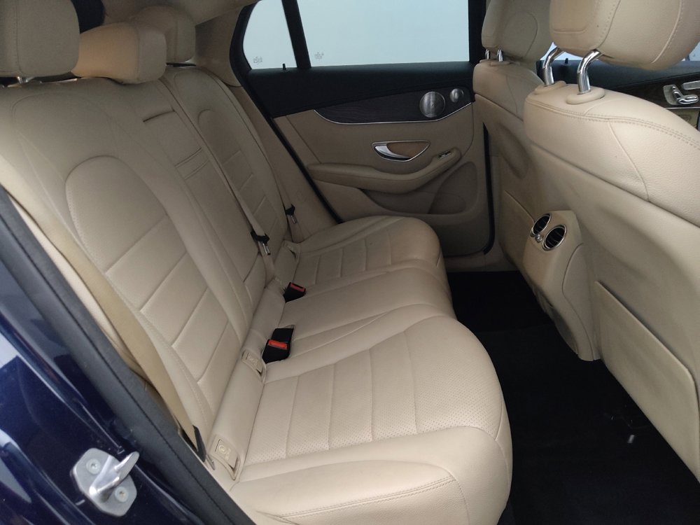 Used 2019 Mercedes-Benz GLC 300 4MATIC image 19