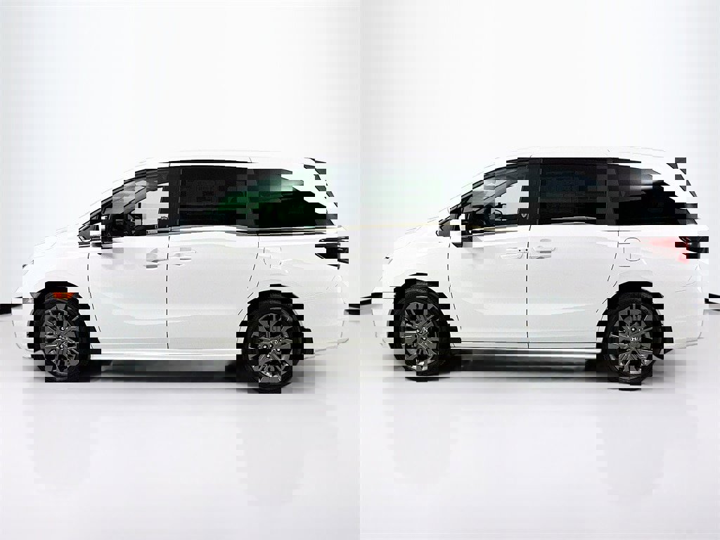 New 2025 Honda Odyssey Touring image 3