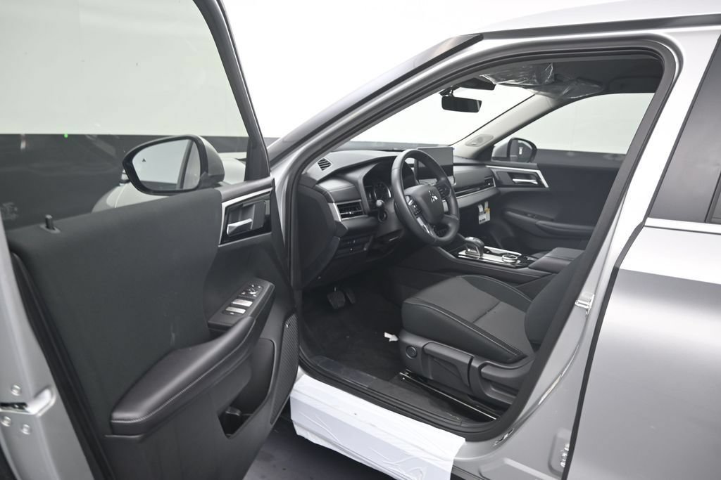 New 2026 Mitsubishi Outlander ES FWD image 10