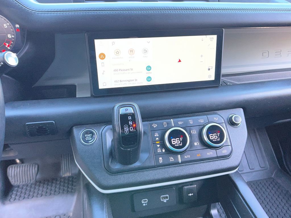 Used 2024 Land Rover Defender 110 X-Dynamic SE image 18