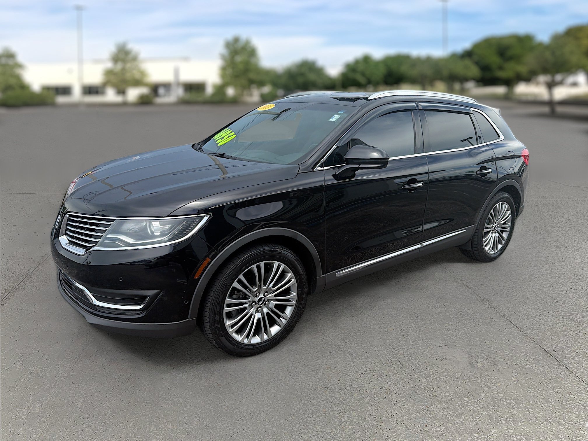 Used 2018 Lincoln MKX Reserve w/ Driver Assistance Package FWD image 3
