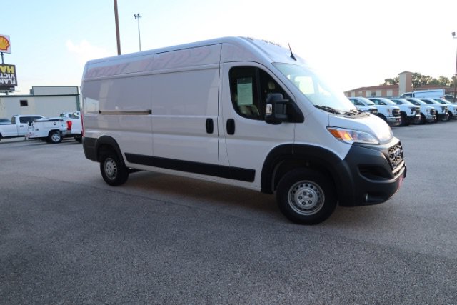 Used 2025 RAM ProMaster 2500 w/ Convenience Group FWD image 3