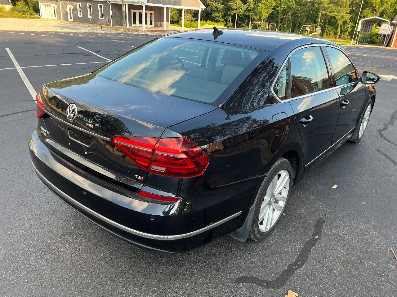 Used 2017 Volkswagen Passat 1.8T SE image 6
