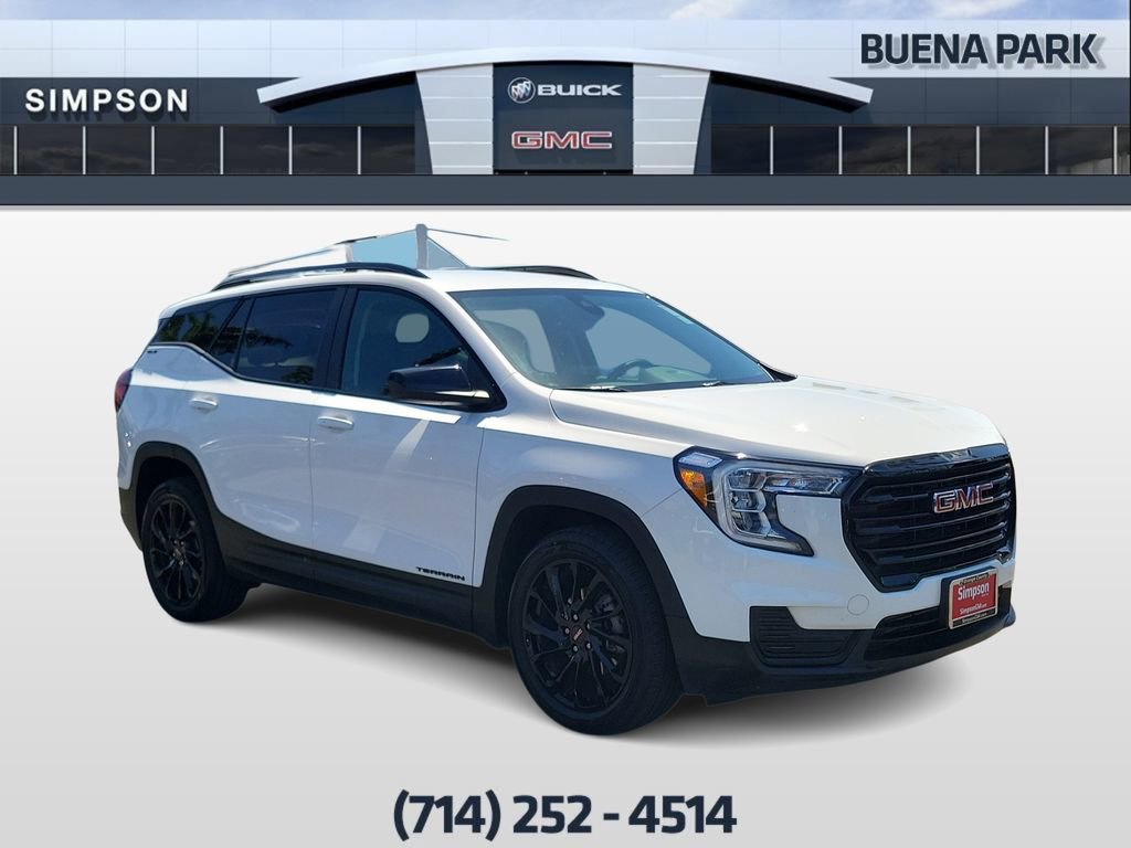 Used 2023 GMC Terrain SLE w/ Driver Convenience Package FWD image 2