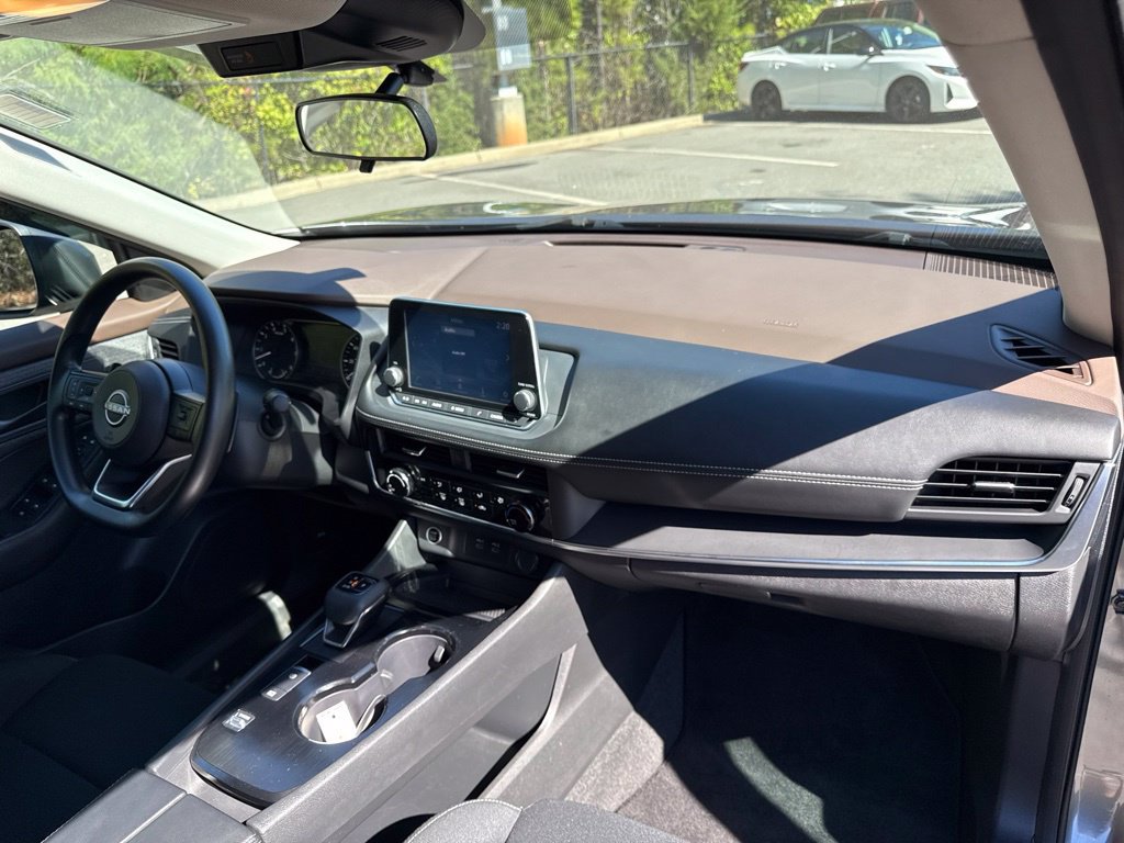 Used 2023 Nissan Rogue S FWD image 33