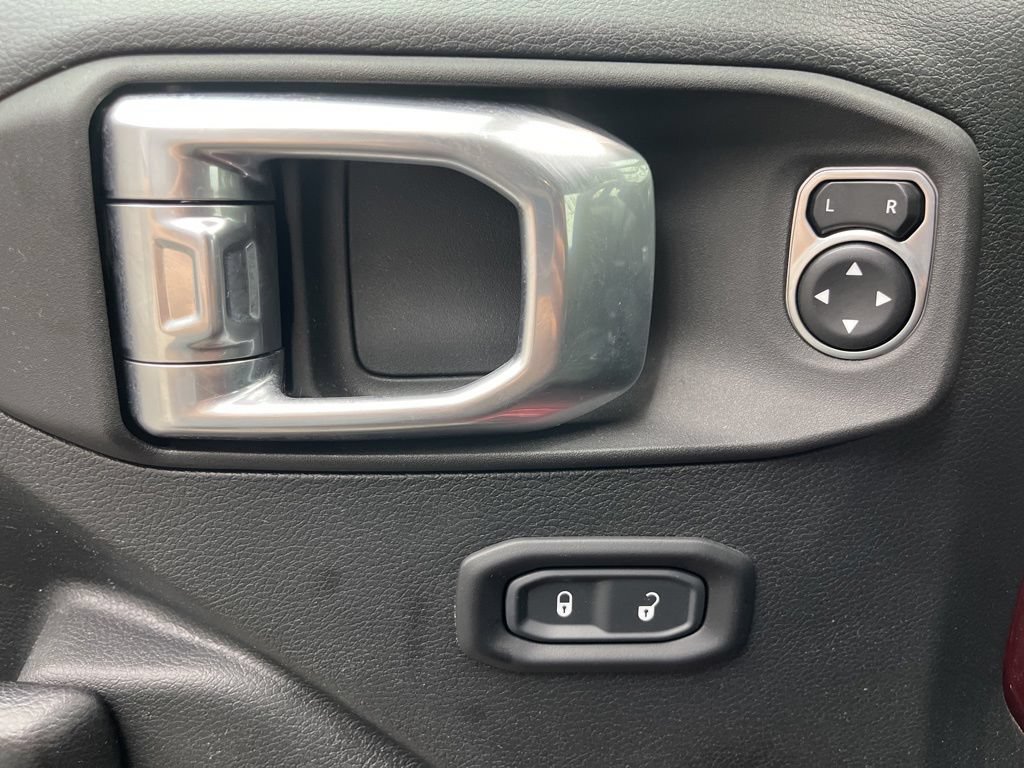 Used 2021 Jeep Wrangler Sport AWD/4WD image 30