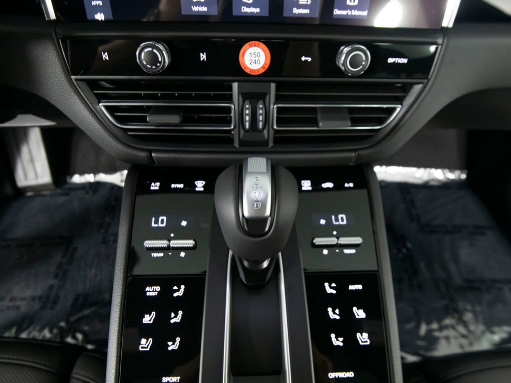 New 2026 Porsche Macan AWD/4WD image 28