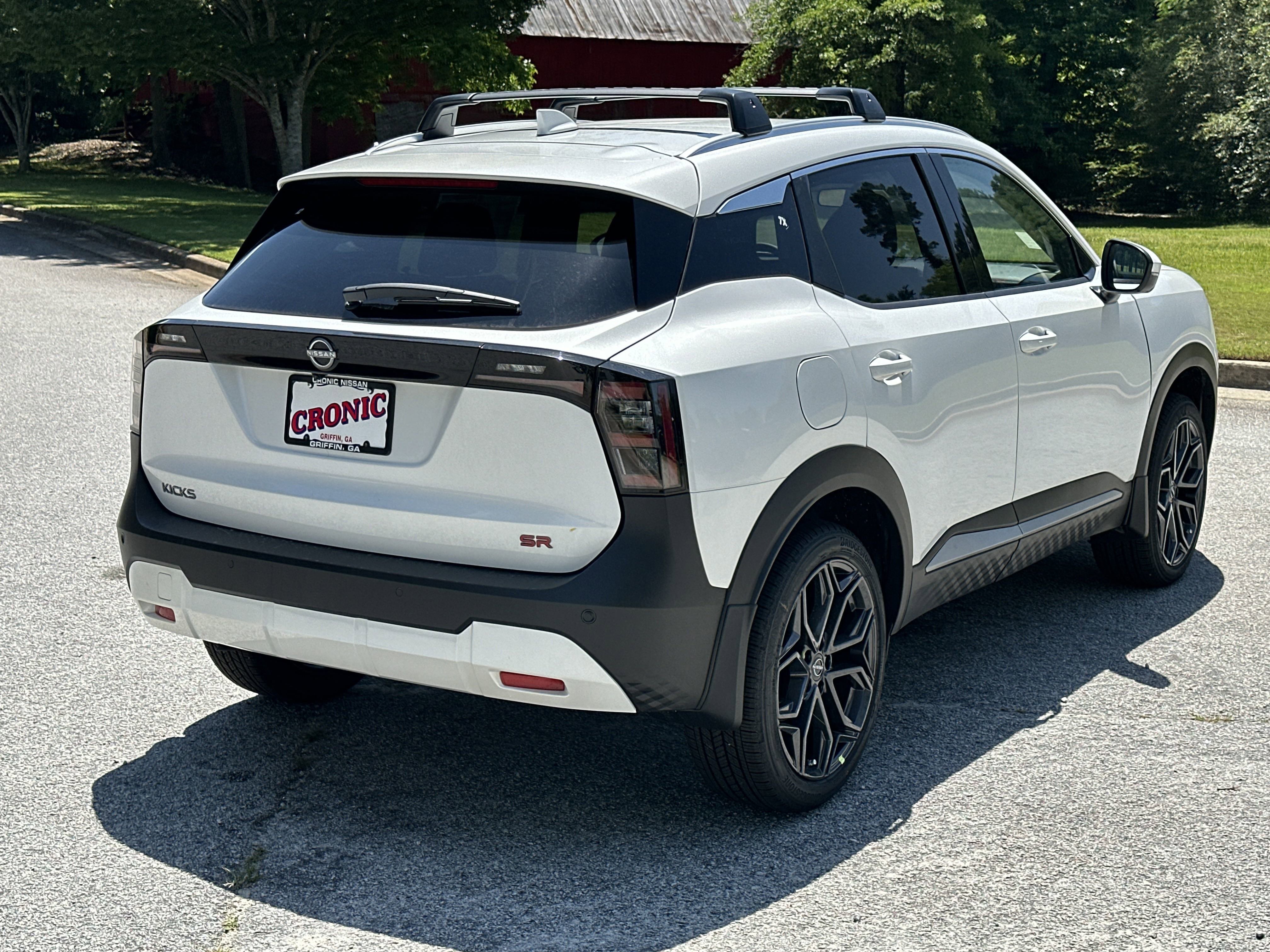 New 2025 Nissan Kicks SR image 5