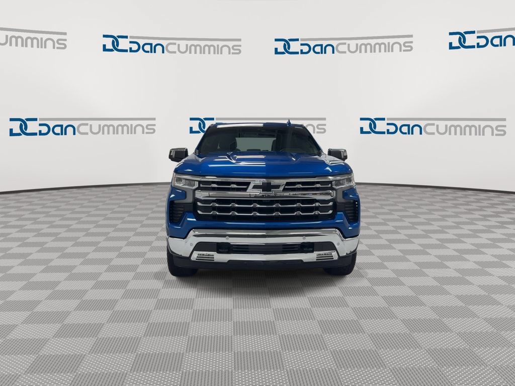 Used 2024 Chevrolet Silverado 1500 LTZ AWD/4WD image 3