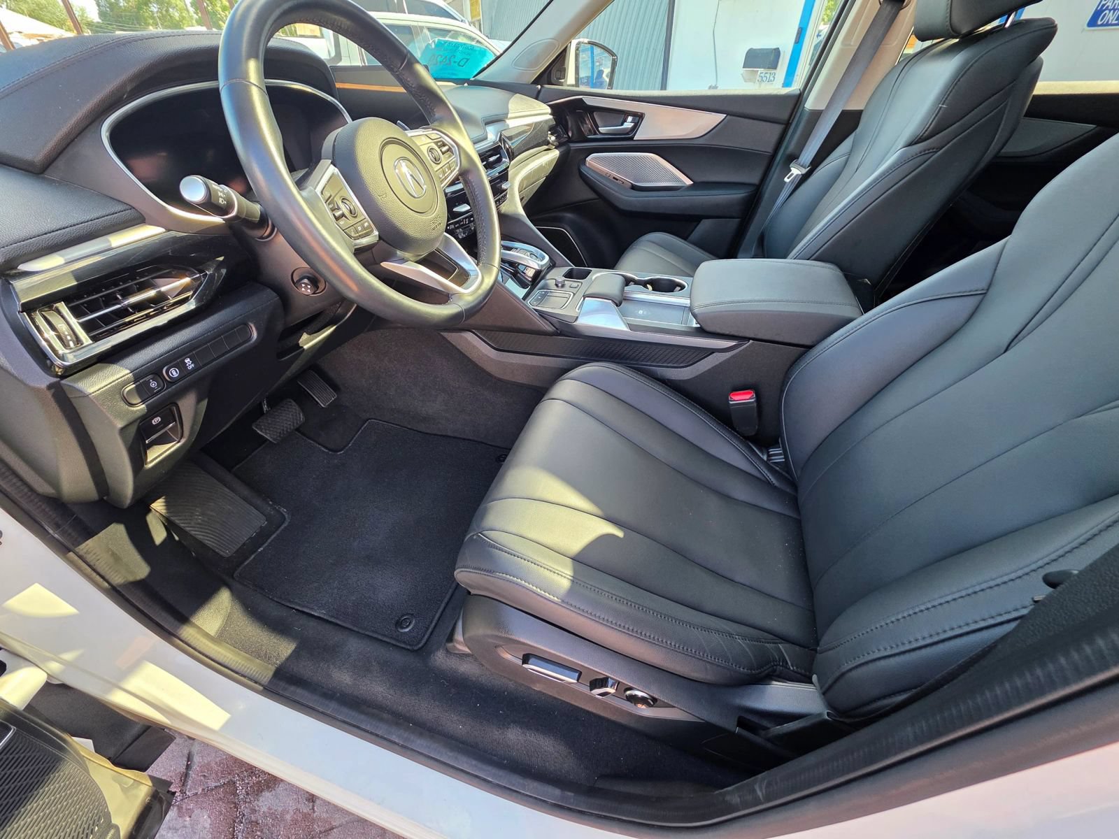 Used 2023 Acura MDX SH-AWD image 13