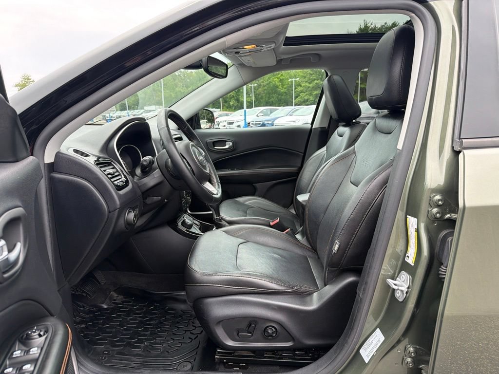 Used 2018 Jeep Compass Limited w/ Navigation Group AWD/4WD image 32