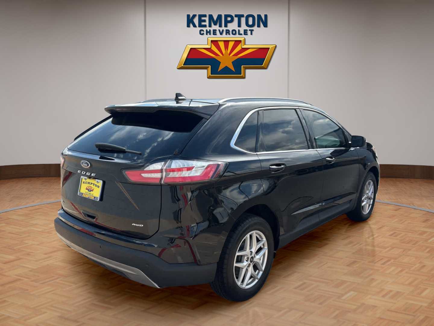 Used 2023 Ford Edge SEL w/ Convenience Package AWD/4WD image 6