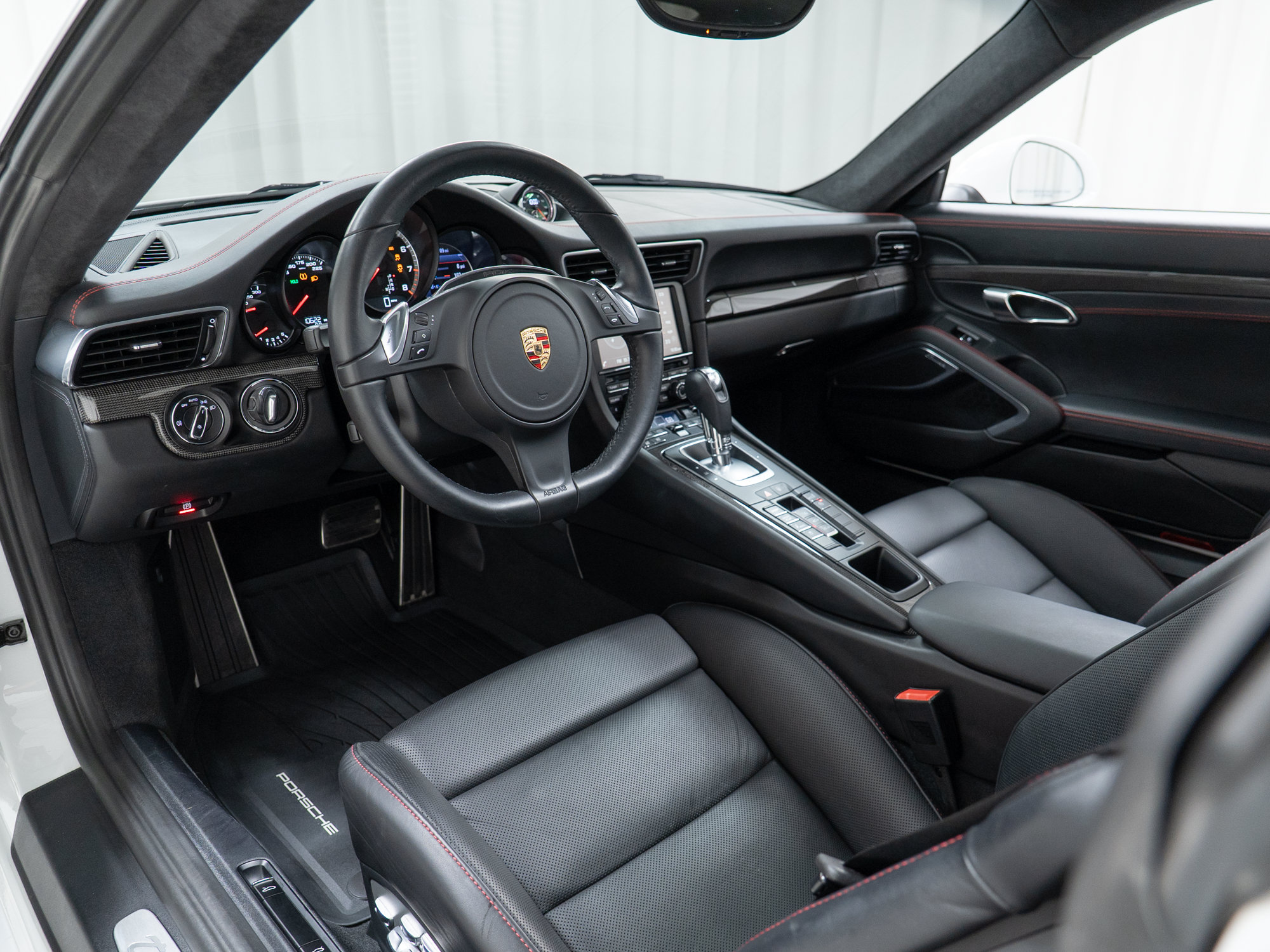 Certified 2014 Porsche 911 Turbo S AWD/4WD image 4