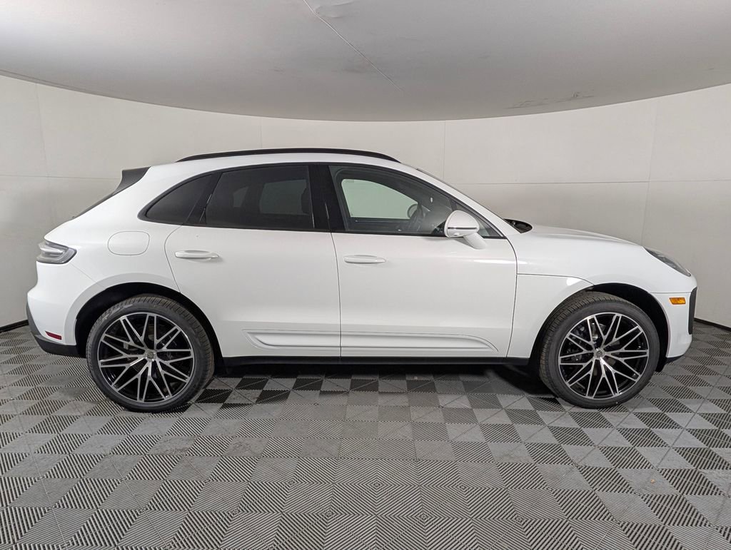 New 2026 Porsche Macan image 8