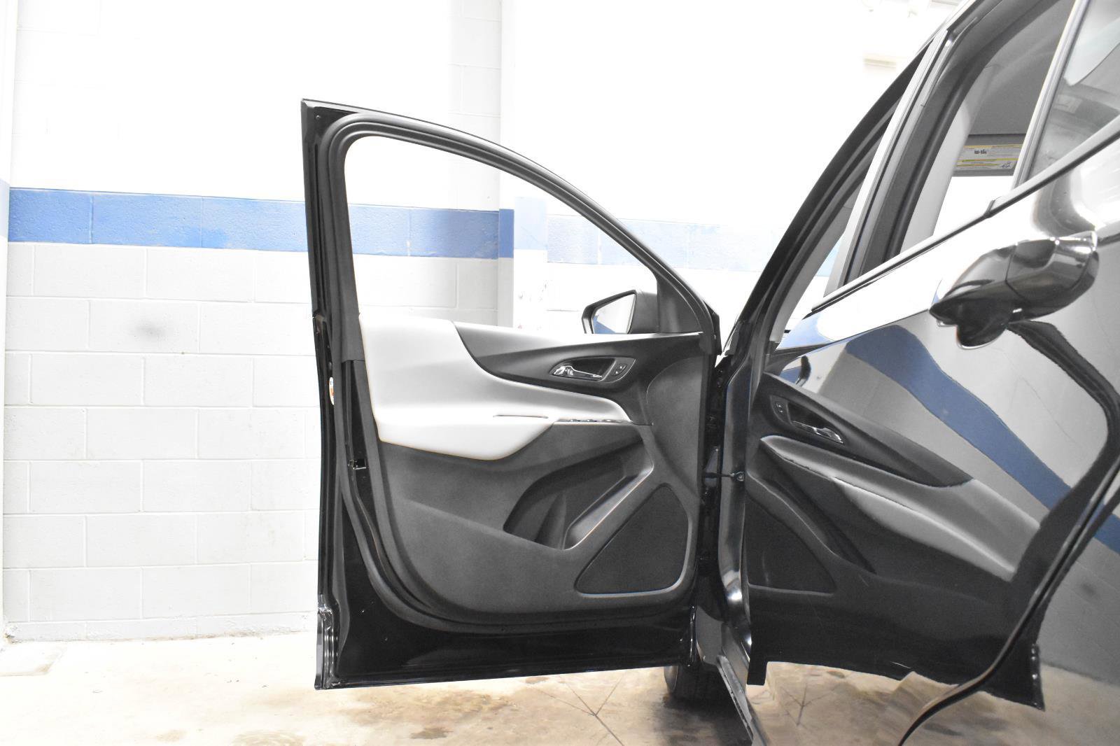 Used 2022 Chevrolet Equinox LS AWD/4WD image 11