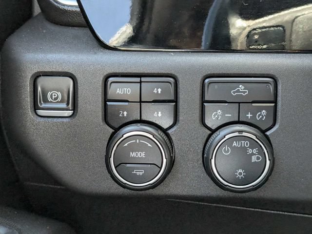 Used 2025 Chevrolet Silverado 1500 LT AWD/4WD image 15