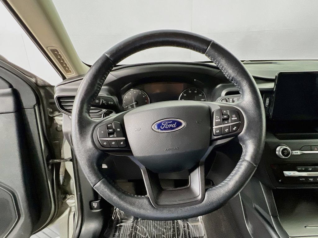 Used 2020 Ford Explorer XLT w/ Cold Weather Package AWD/4WD image 11
