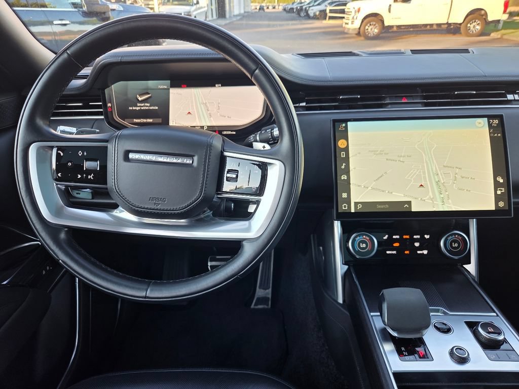 Used 2022 Land Rover Range Rover Long Wheelbase First Edition AWD/4WD image 13