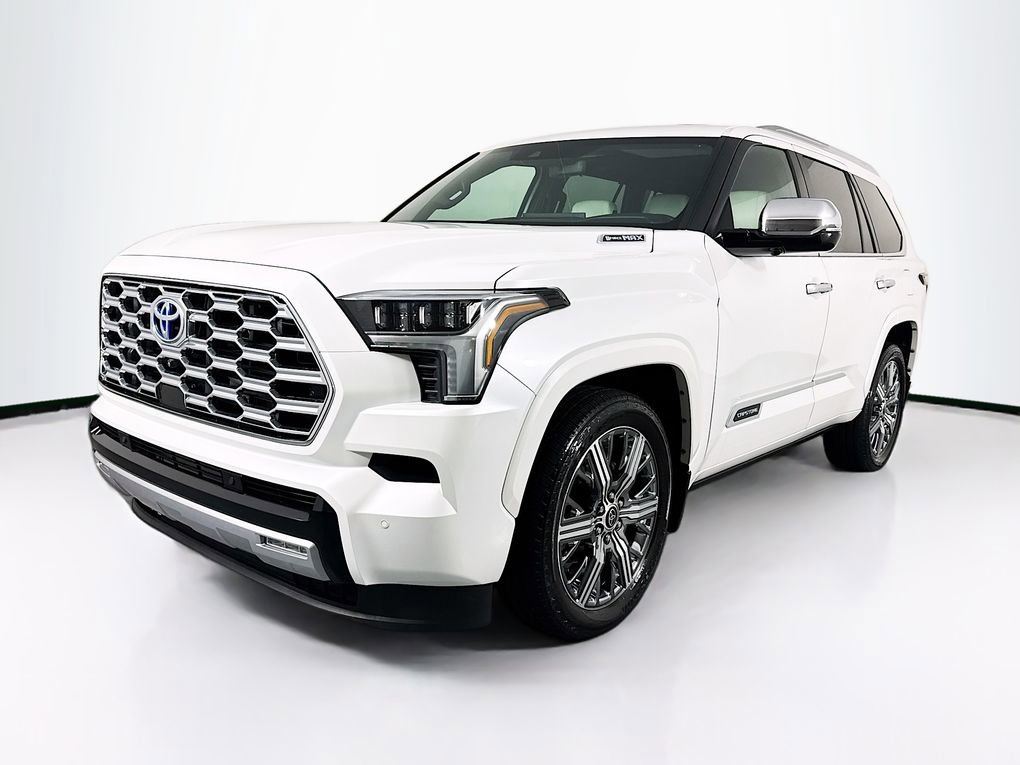 Used 2024 Toyota Sequoia Capstone image 3